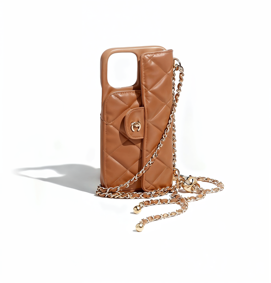 Étui de téléphone matelassé marron clair classique CeCe avec chaîne dorée